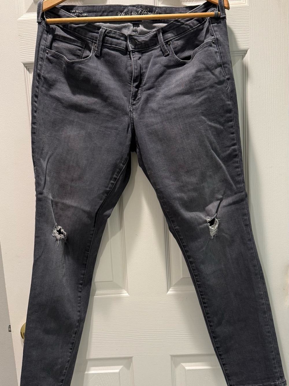 Universal Thread Women's Charcoal Gray Distressed Skinny Jeans